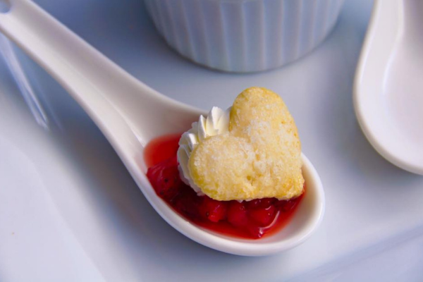 catering menu item Strawberry shortcake spoons