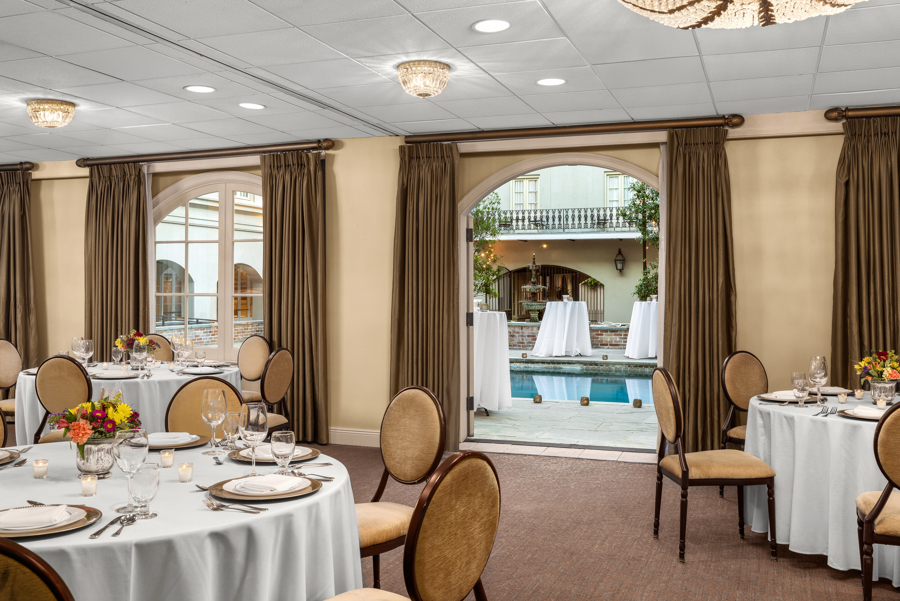 Maison Dupoy Hotel dining and pool